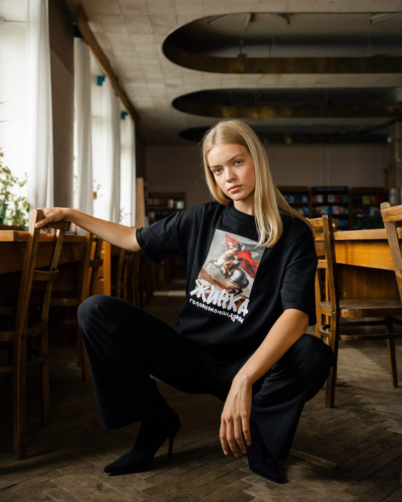 Футболка «Жинка головнокомандувач», чорний, кадр 5