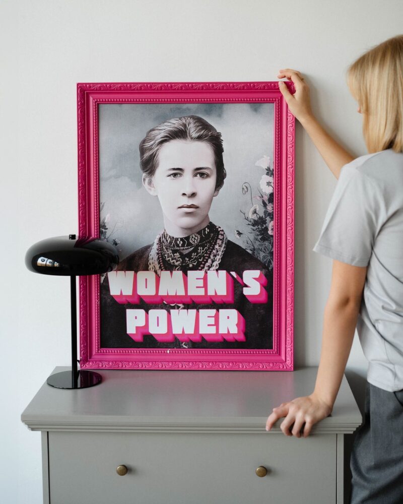 Картина «Women's Power», кадр 5